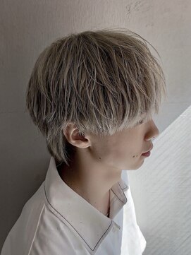 men's salon Gaudi 西宮北口店【メンズサロン ガウディ】【4月3日OPEN(予定)】 ホワイトグレージュ×メンズウルフカット