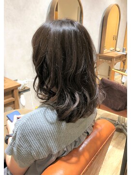 アダット(Adatto) 【Adatto北千住】鎖骨ラインふわミディ☆添田