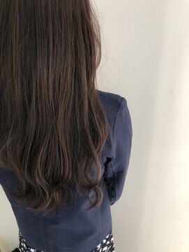 ネイヴィル(navile) ダークベージュ×波巻きロング