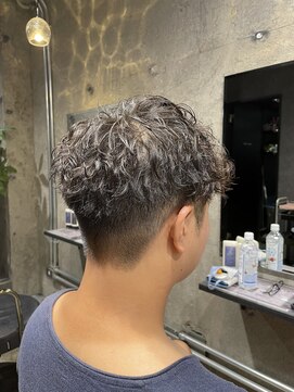 ライズ 綾瀬店(RISE) ボリュームを抑えたクルクル感!強め外国人風スパイラルパーマ!