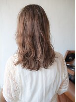 ヘアーアンドメイク リーブル(Hair&Make Libre) 透明感たっぷりフォギーベージュ/センター分けボブ