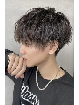 ロンド アンブル 四条烏丸(Lond ambre) 萱原大幹　ツイストスパイラル/眉毛/メンズカット