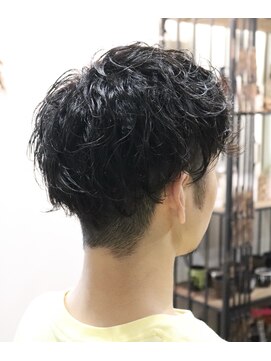 ウィスカーヘアー(whisker hair) スパイラルパーマ