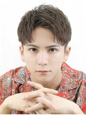 ツーブロックアップバング短髪メンズショート刈り上げ大人ヘア