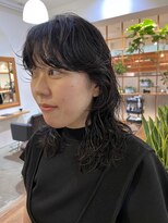 イーズ(e's)&nbsp;緩く大きいカール感のロングパーマ　<若林>