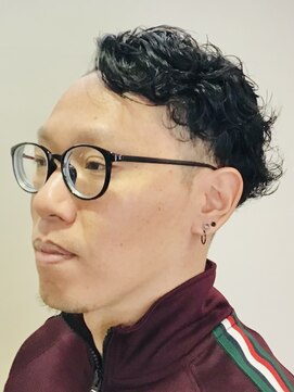 バーバーグテ 和地山店 ツーブロックアシメ　カットパーマ