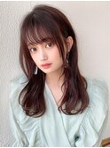 後れ毛が可愛い顔周りハイレイヤーロングチェリーブラウン