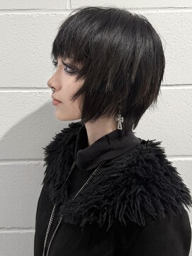 ココ 原宿(KOKO) *シャギーカットレイヤーショート前下がり黒髪ハッシュカット
