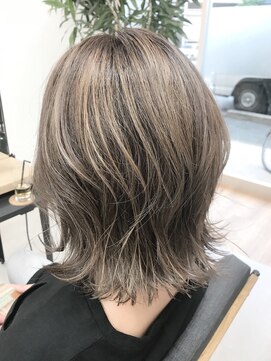 リジィー(Li Gee) 透明感グレージュ