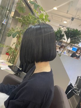 ジエクト ヴィシア(The Ect VIXIA) ハイトーンボブ×透明感×切りっぱなしボブ×地毛風ストレート