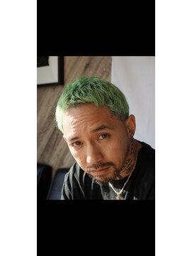 タイト スワッグ バーバーワークス(TIGHT SWAG BARBERWORKS) ハイトーンショート×ローフェード