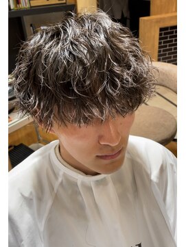 ヴェロ 福井(VeRO) 縦落ちの質感がcool！ツイストスパイラルパーマ