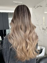 エトワール(ETOILE)&nbsp;神戸三ノ宮シャドウルーツバレイヤージュロングブリーチ