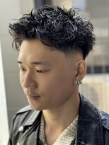 フィフス 大分(fifth)&nbsp;大分メンズツーブロック刈り上げベリーショート無造作ピンパーマ