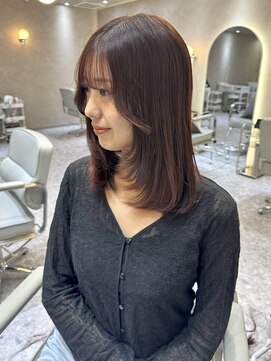 ジーナ 天神(Zina) レイヤーカット/顔周りカット/ザクザクレイヤー/ボルドーカラー