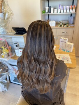 リズ(Liz.) バレイヤージュカラー