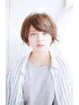 マッシュショート　毛先パーマ　オフィスヘア