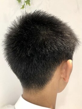 コム(com by neolive) 学割　スポーツ刈り　3