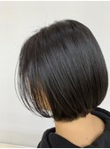 黒髪、濡れ髪ストレート/前下がりボブ/平行ボブ/グラボブ/小顔