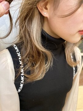 アミュレ(Amule) イヤーカフカラーインナーハイライトホワイトベージュ