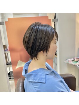 アールモンドヘア新世界 大人可愛いショートスタイル