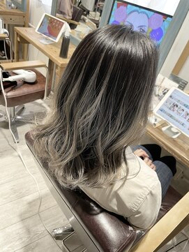 フェリア 渋谷(Feria) 【Feria 渋谷】シルバーバレイヤージュ☆渡邉悟