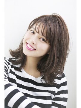 アロン(Allons Ginza) フェザーバング 大人フェミニン レイヤー 小顔補正立体カット