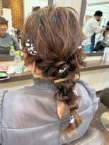 ヘアーアンドメイク ビス(HAIR&MAKE bis) セミロングさんのふわふわ編みおろし☆【鈴木智美】