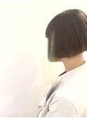 個性的なオシャレボブにイエローとブルーのポイントカラー♪