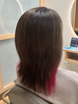 イゾラ(isola) 【isola】イヤリングカラー/トレニージョ/ブリーチ1回/ピンク