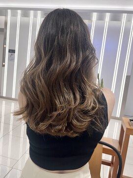 ピークアブー アヴェダ ギンザシックス(PEEK-A-BOO AVEDA GINZASIX) グラデーションカラー　ブリーチカラー　外国人風カラー