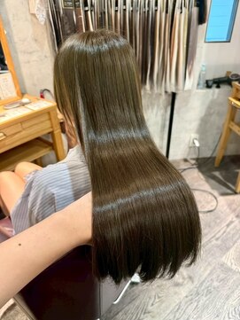 アフィナー(Afinar) 【横浜駅/横浜西口】 グレージュ