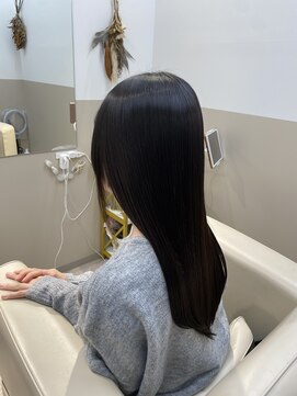 シュヴーブリヤン(cheveux brillants) 【美髪縮毛矯正で再現性100%艶髪】ネイビーブラック+レイヤー