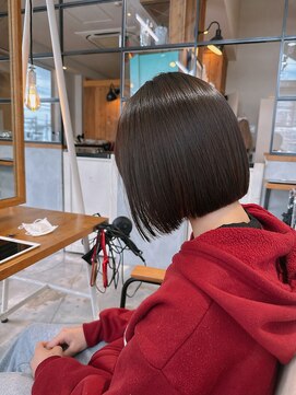 リーファ(reefur) 小顔に見える前下がりボブ