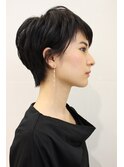 耳かけ黒髪 ショート【高田百唯】