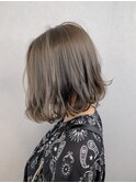 内巻きウェーブボブ カーキベージュアッシュカラー 1
