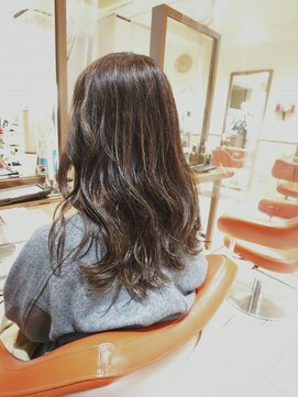 ネオリーブチノ 登戸店(Neolive cino) デザインカラー 白髪馴染ませ ハイライト セミディ