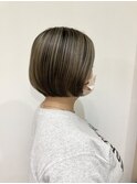 シャドールーツアッシュベージュボブ