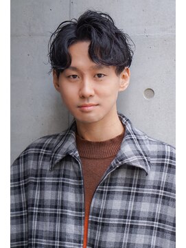 エクシアフロット(exia’D flot) ふんわりフェザーパーマ×センターパート 前髪パーマ 30代/40代