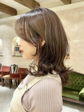 ビュートリアム265(BEAUTRIUM 265) ミディアムレイヤー/レイヤーカット/くびれヘア/ベージュ/銀座