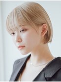 大人耳掛けハイトーンショートヘア前髪あり【20代30代40代50代】