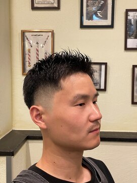 スカイマスターバーバー 渋谷(SKY MASTER BARBER) スキンフェードアップバング[渋谷/フェード/バーバー/理容室]