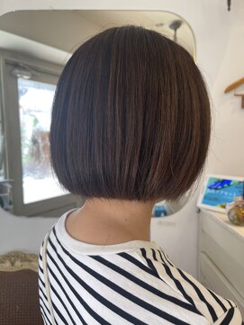 アミュレ(Amule) まとまるコンパクトボブに動きが出るハイライトカラー