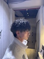 新宿シャドウパーマメンズマッシュウルフカット緩め波巻きパーマ