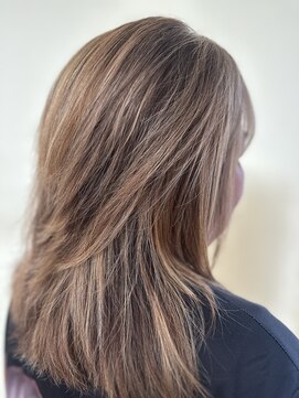 サラ HAIR&MAKE sala 桜ヶ丘店 白髪ボカシハイライト