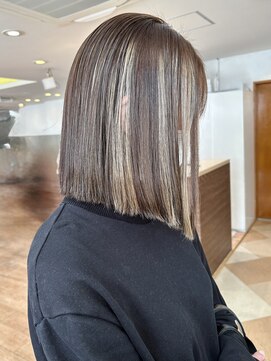 レクタ(recta) 大人30代40代白髪ぼかしハイライト切りっぱなしボブ