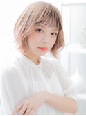 大人ガーリーハイトーンカラー外ハネくびれ前下がりボブ20代h5