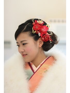 アールザビビット(R The Bibitto) 成人式　サイド編み込み　ネープシニオン