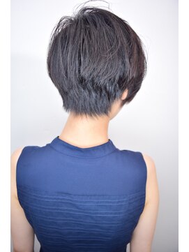 ラウンジ モリオ イケブクロ(Lounge MORIO Ikebukuro) 【morio池袋】今年流行大人かわいい前下がり黒髪ショート