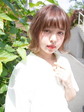 ルティア(Lutia) 切りっぱなしボブ グレージュ ヴェールウエーブ